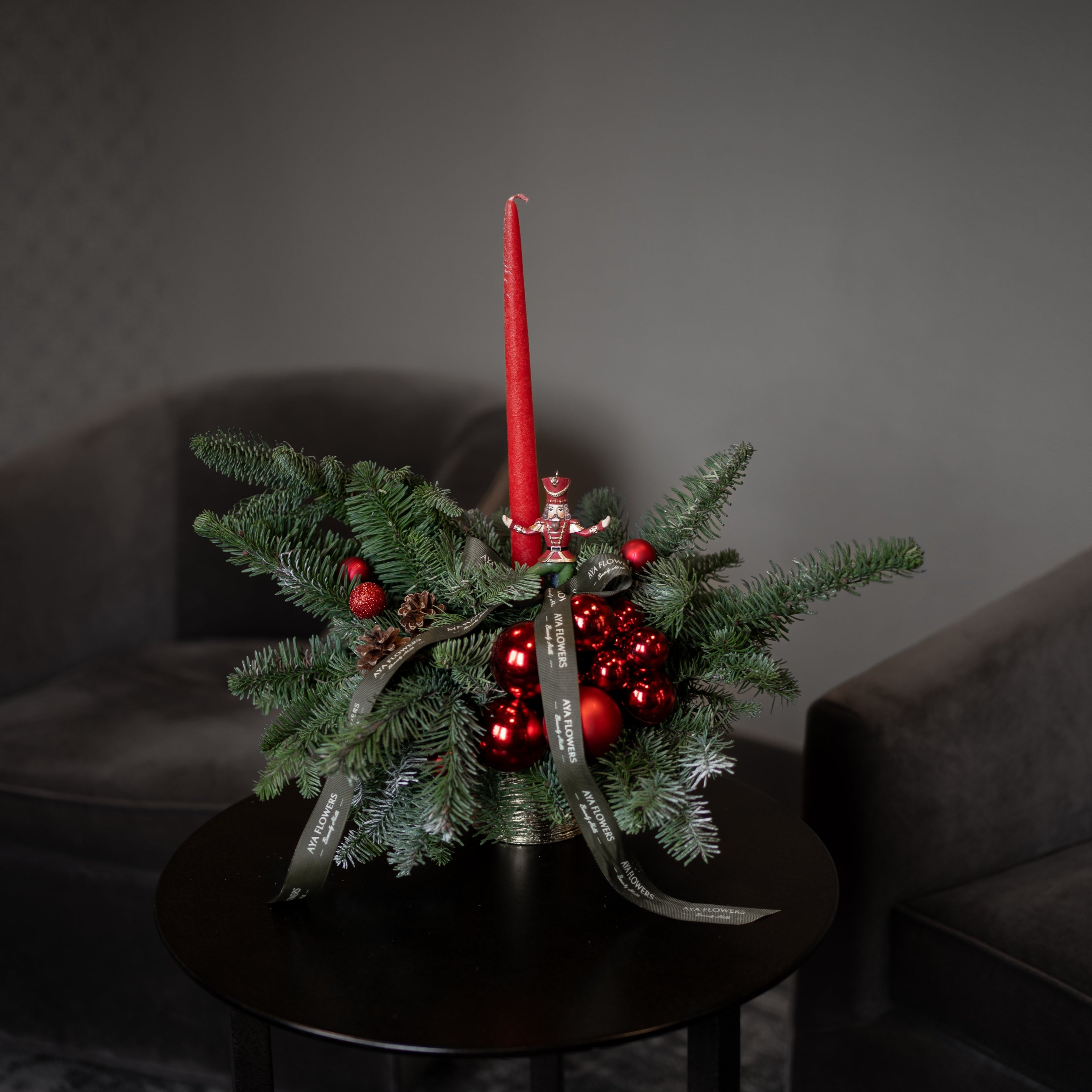 No 1039. Red Christmas arrangement